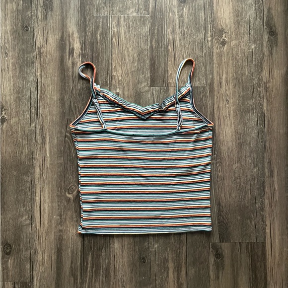 Active USA Rainbow Striped Ruffled V-Neck Cropped Tank Sz M - Picture 2 of 3